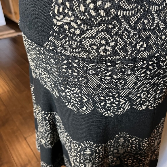 BCBGMAXAZRIA Wilma Black Cream Jacquard Lace Fit and Flare Dress Sleeveless XS - Picture 6 of 11